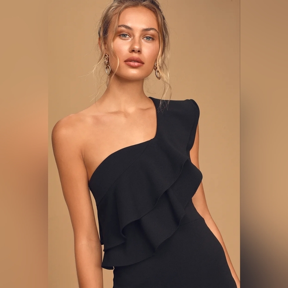 New, Grand Beauty Black Ruffled One-Shoulder Mermaid Maxi Dress - Picture 3 of 8